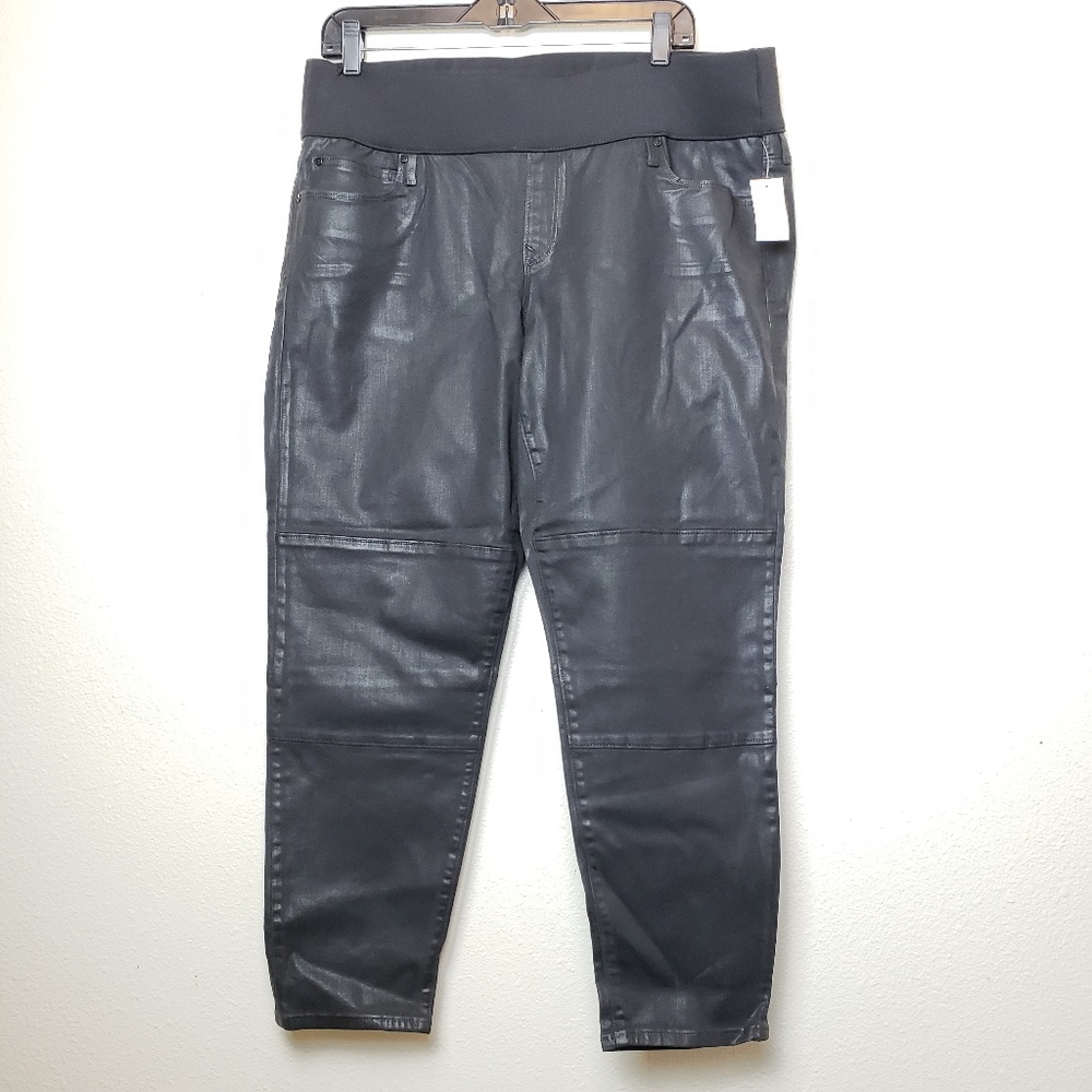 Gap True Black Wax Legging Short Jean Pants